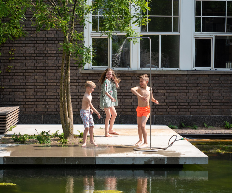 Weltevree  Serpentine buitendouche op tuinslang