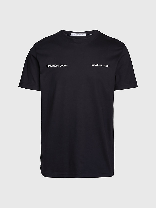 Camiseta com logotipo nas costas