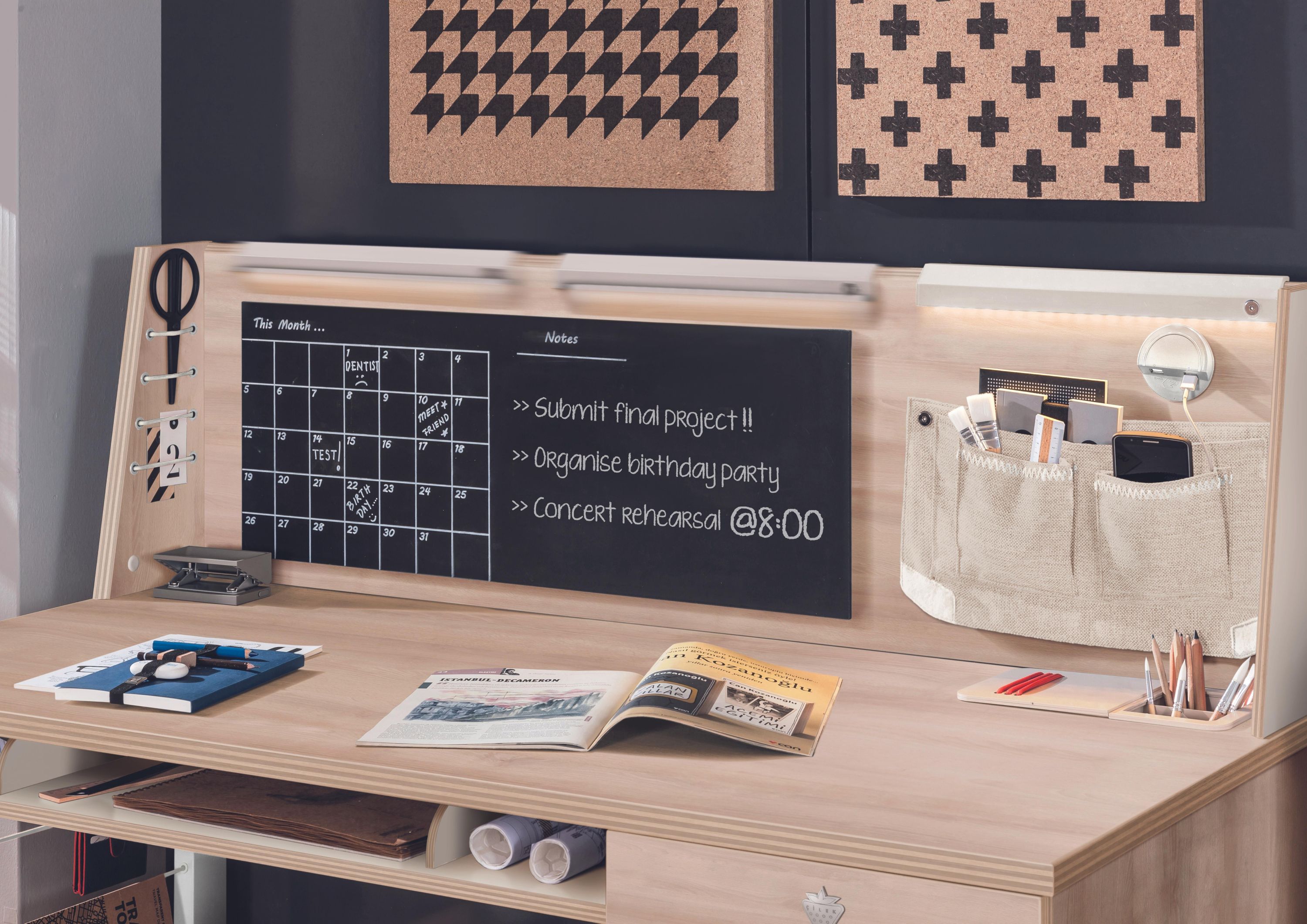 Schreibtisch-Aufsatz mit USB Anschluss, Kreidetafel, Leselampe und Stofftasche für Schulmaterial