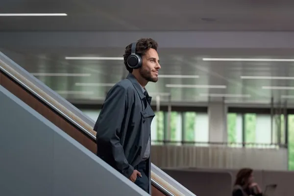 Philips Fidelio L3 - Hovedtelefoner med mik. - fuld størrelse - Bluetooth - trådløs, kablet - aktiv støjfjerning - 3,5 mm jackstik - matmørk satin-ørekopper, sort pandebånd