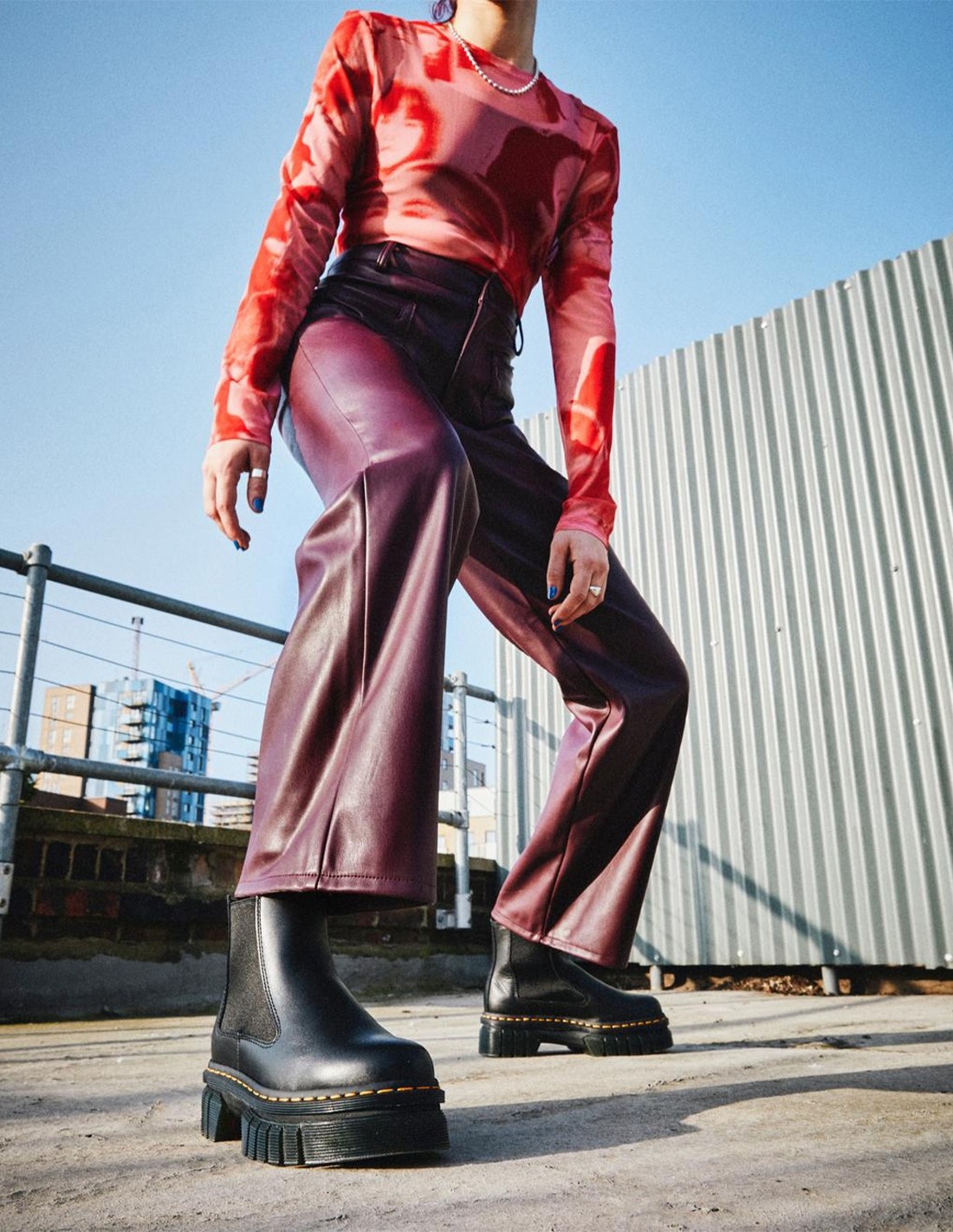 dr martens chelsea boots compensées femme audrick cuir noir