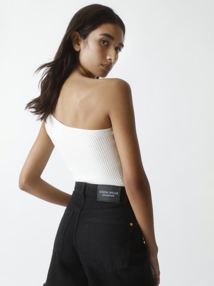 Shorts jeans rasgados - Preto