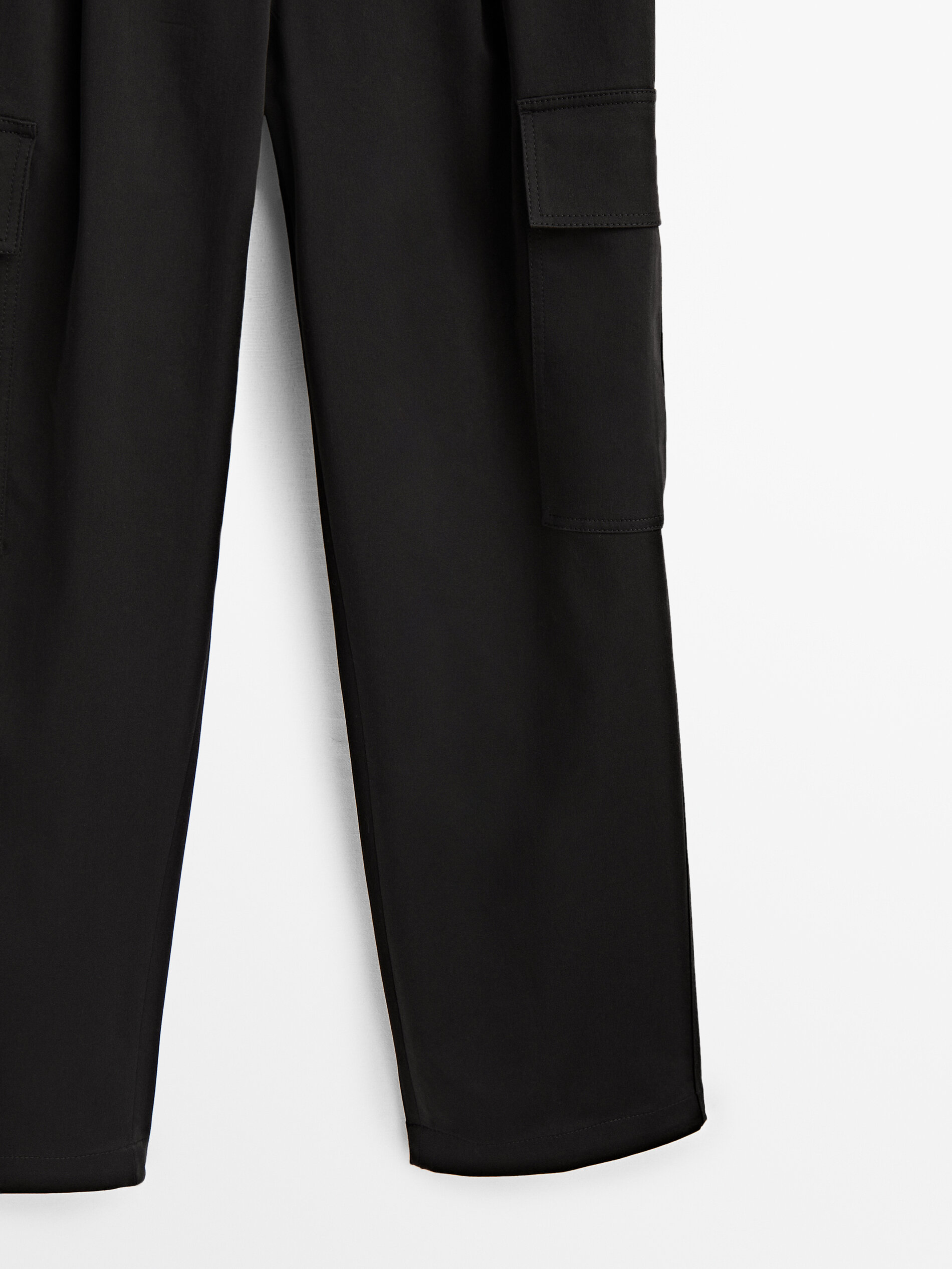 Calça cargo preta com pregas - PRETA