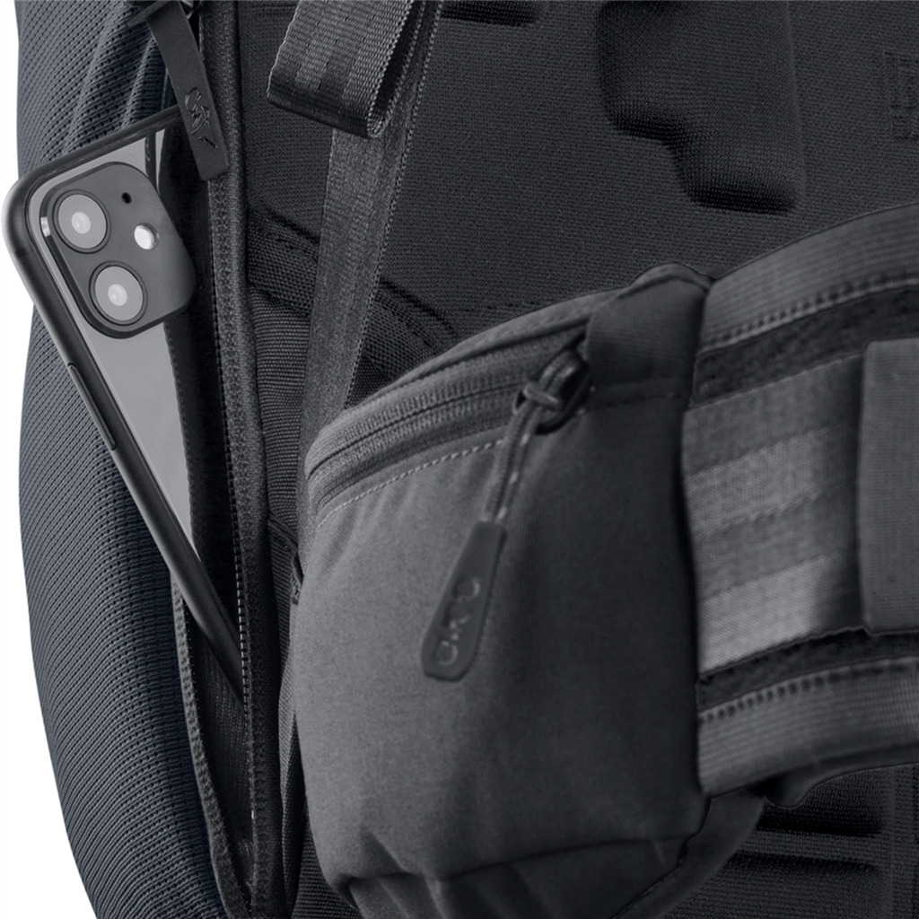 Commute Pro 22L Backpack