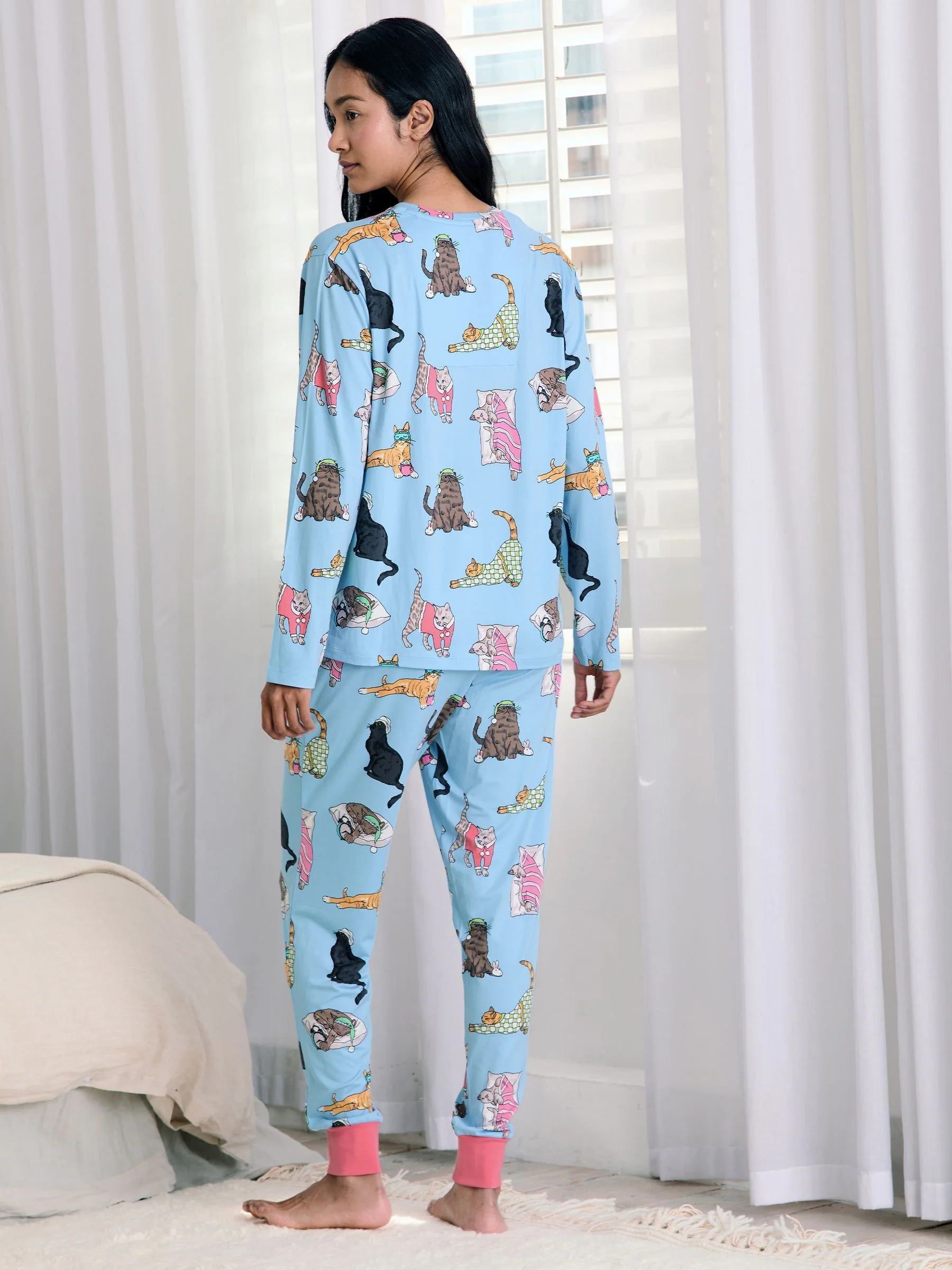 Chelsea Peers Sleepy Cats Print Long Pyjama Set