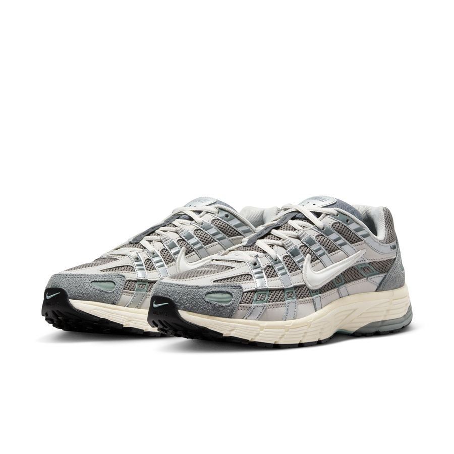 Nike Chaussures P-6000 - Gris/Blanc/Gris