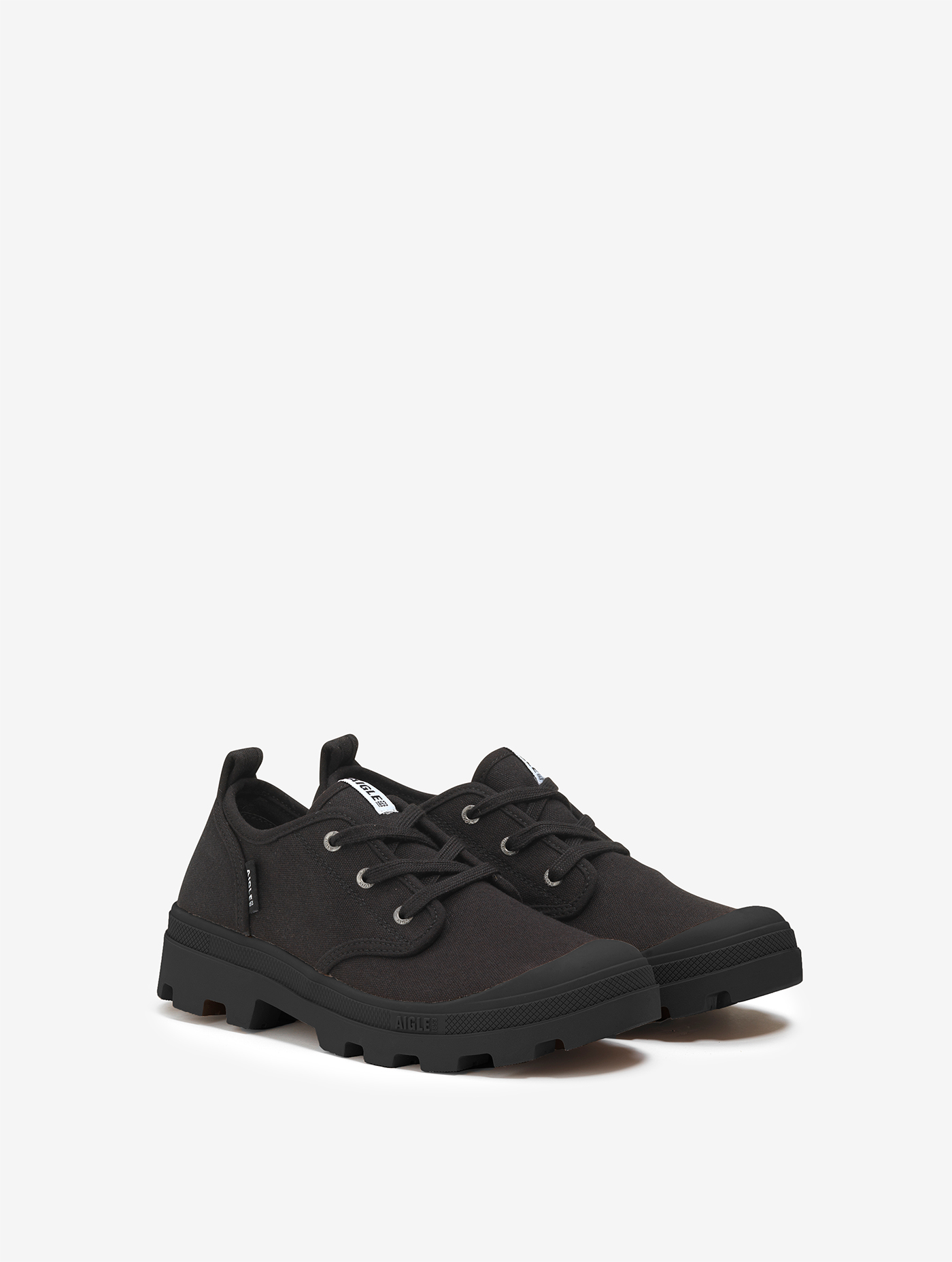 La chaussure polyvalente en coton recyclé, en version basse NOIR