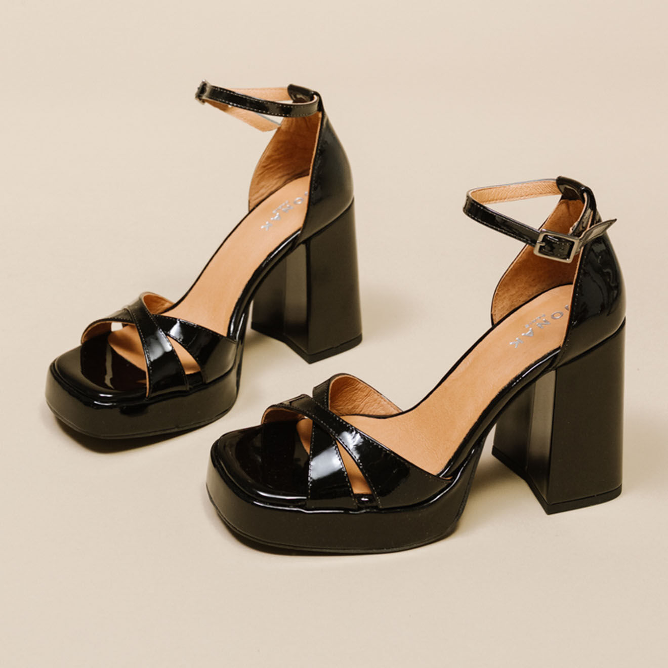 Jonak Sandales en Cuir verni Berangere noires - Talon 9 cm