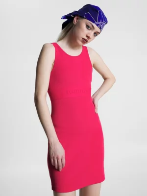 Vestido justo com faixa e logo