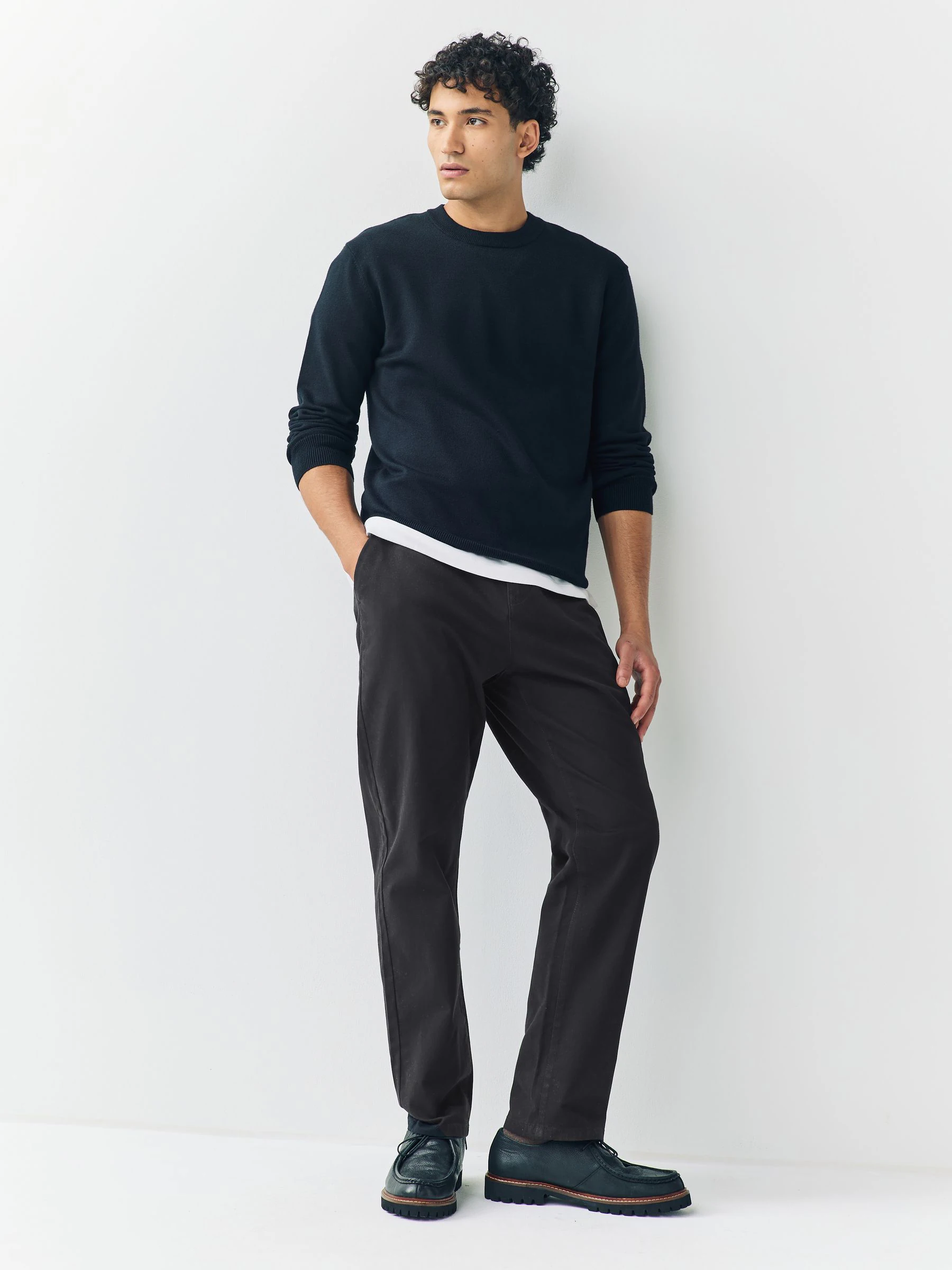 Zwart - Standaard toelopende pasvorm - Stretchy chino