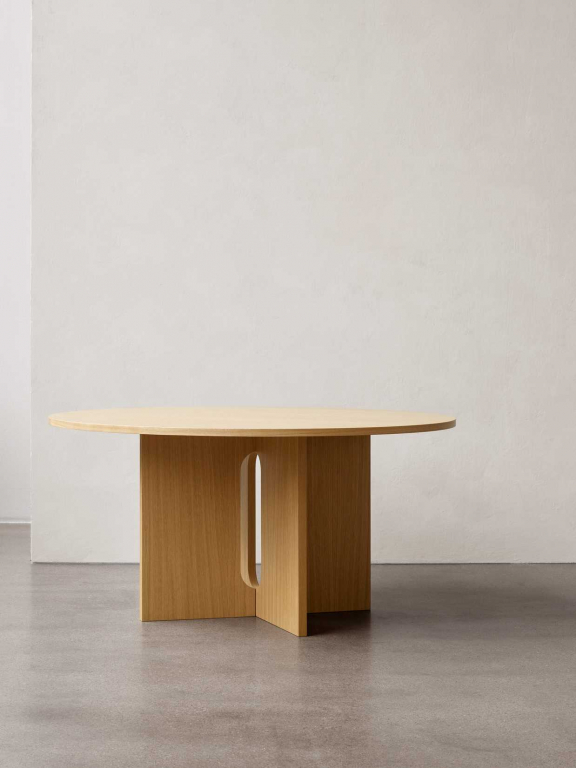 Audo Copenhagen Androgyne eettafel Ø150 donker eiken