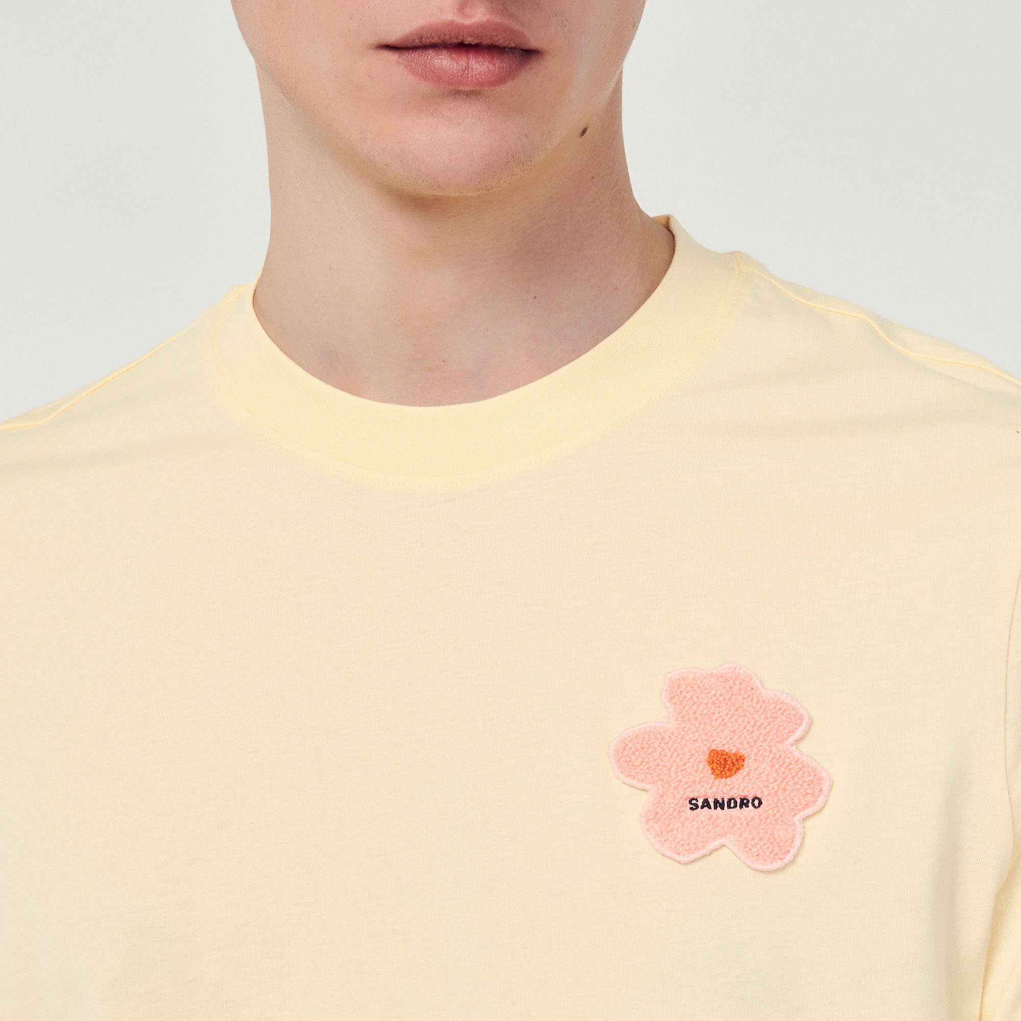 Tee-shirt patch fleur