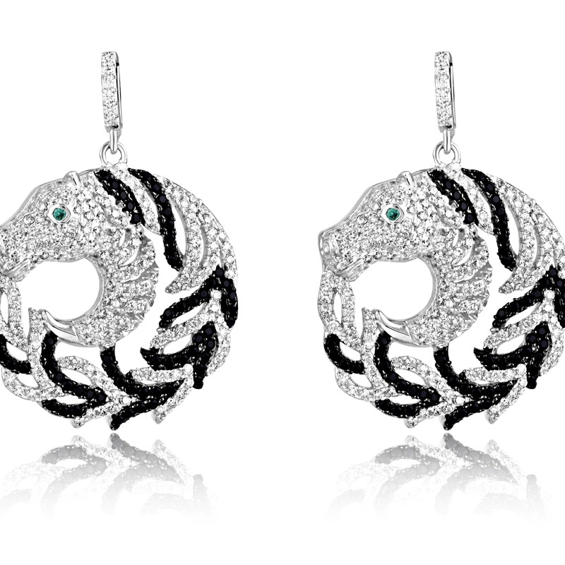Boucles d'oreilles Cheval en Argent orné de 470 Cristaux Swarovski Zirconia Noirs et Blancs