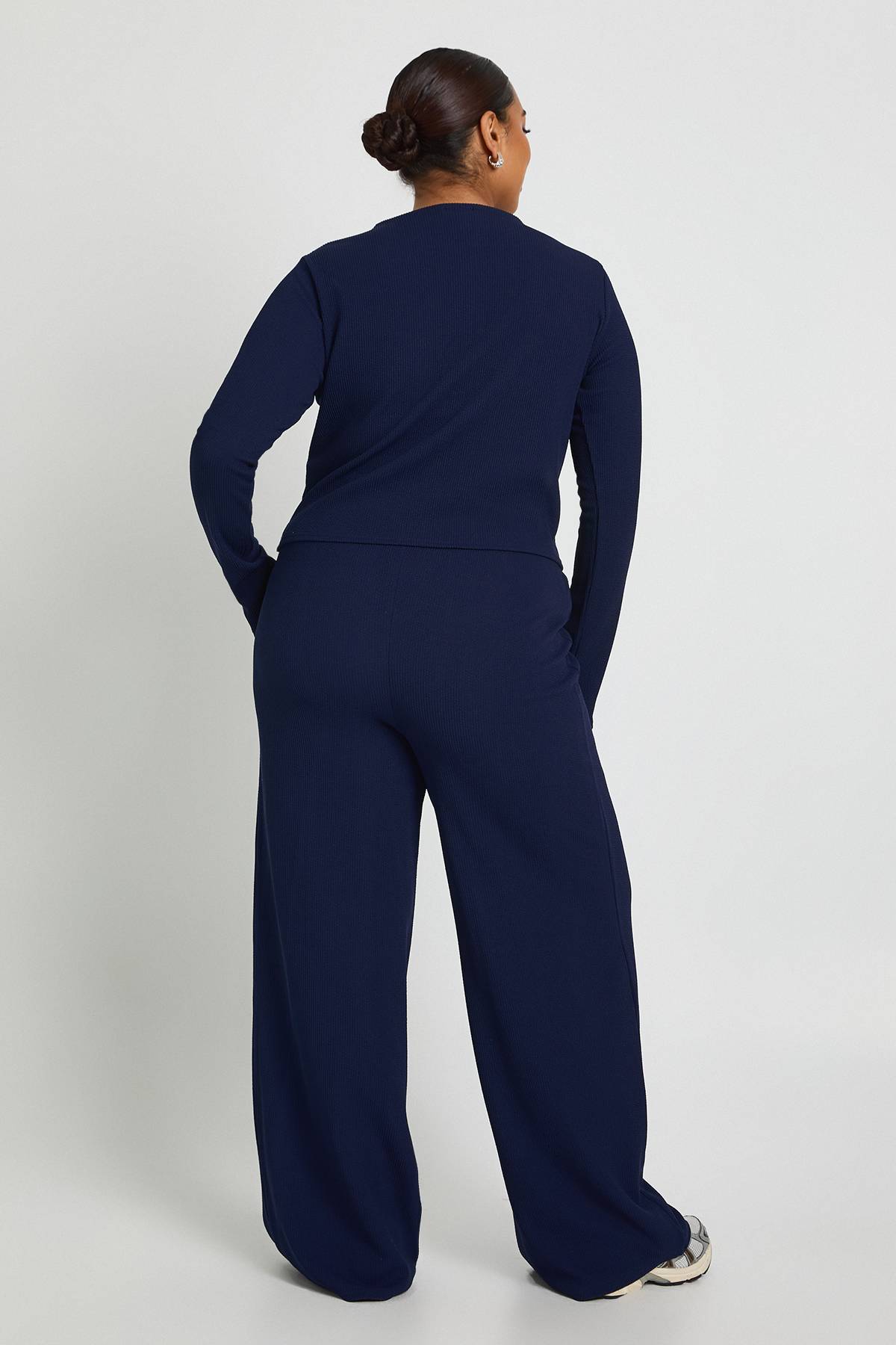boohoo Plus Cardigan Froissé & Pantalon à Jambes Larges Ensemble Coordonné