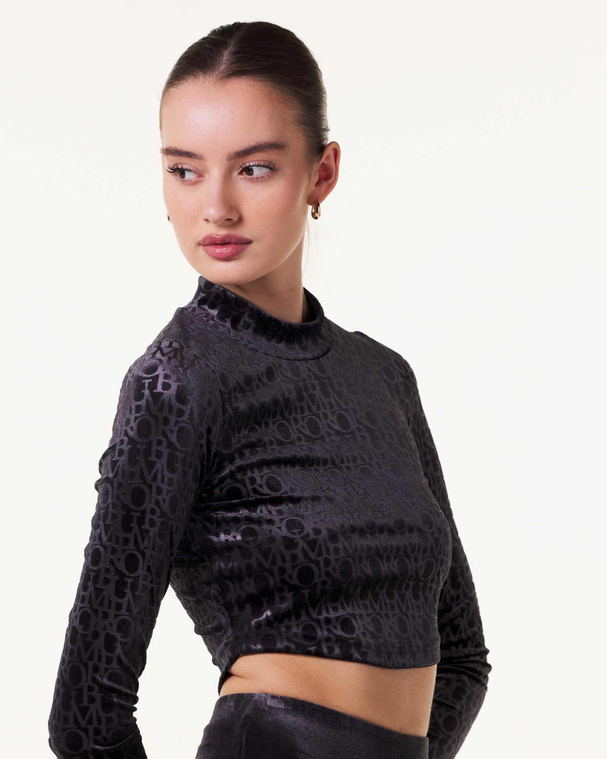 Bumpro Logomania Velour Turtle Neck Black