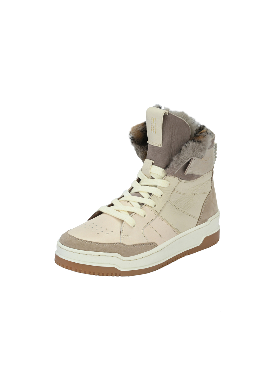 SNEAKER NAILA