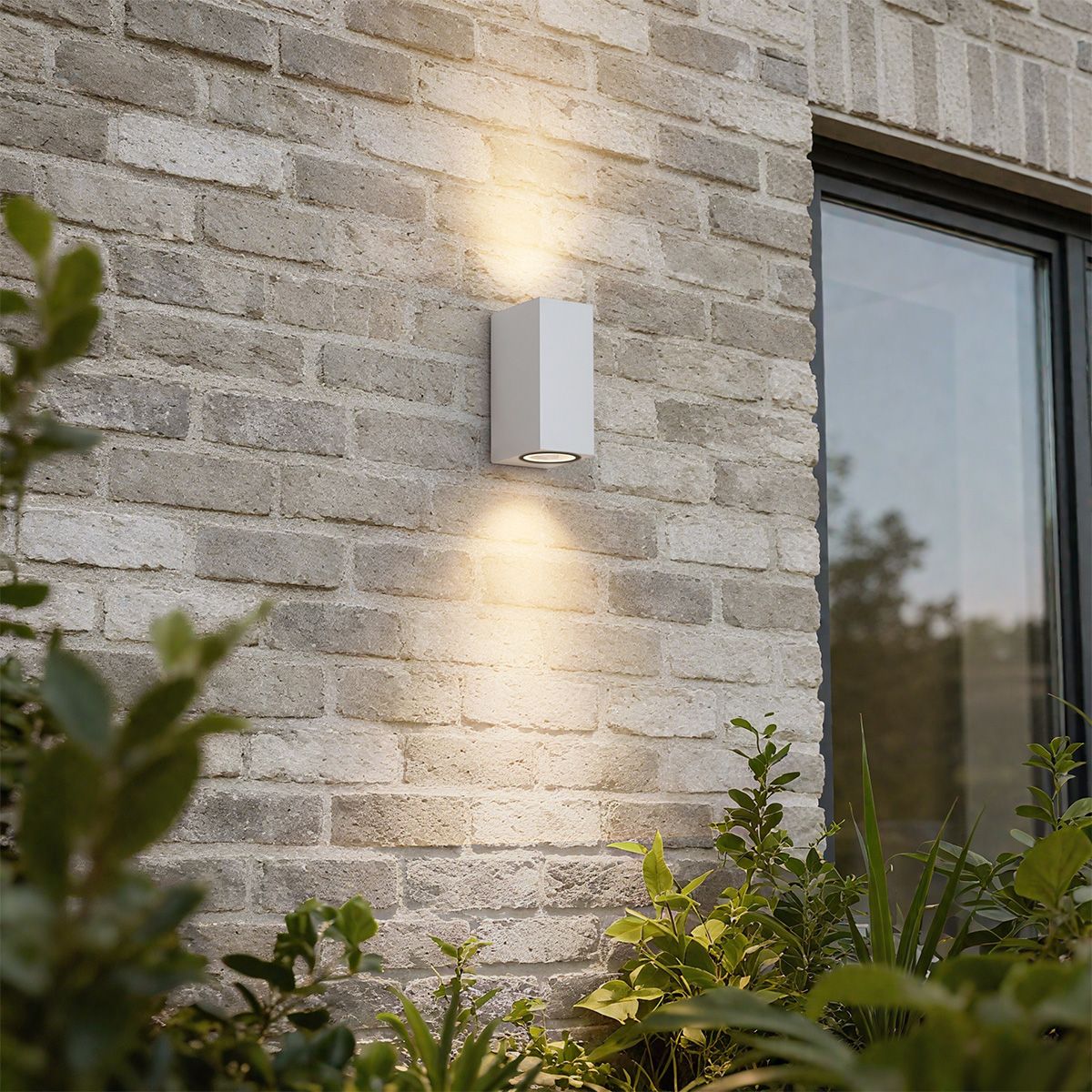 Moderne buiten wandlamp wit kunststof 2-lichts - Baleno