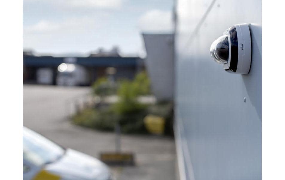 Netzwerkkamera P4707-PLVE<br>Dual-Sensor mit 360°-IR und Deep Learning