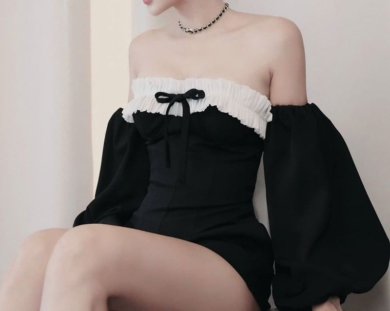 HERMITAKH - Romper met lange mouwen, off-shoulder, tweekleurige strikaccent, ruche rand en wijde pijpen