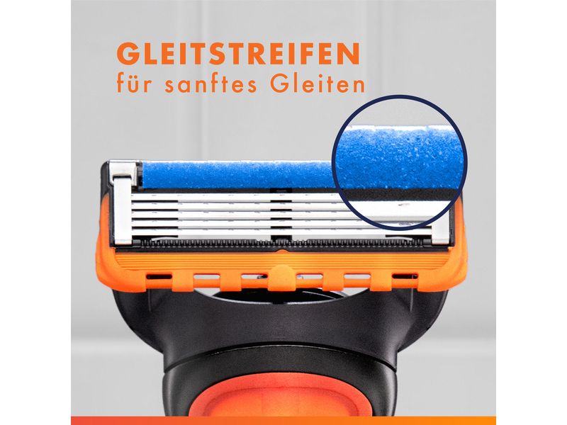 Gillette Rasierklingen Fusion5 12 Stück Ersatzklingen mit grösserem Gleitstreifen für ein sanftes Gleiten und 5 Klingen
