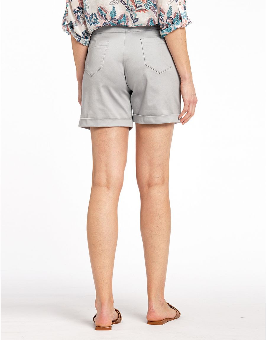 Short gris pour l'été