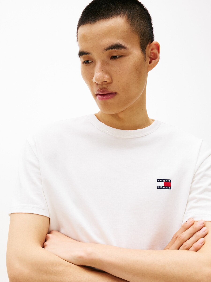 TOMMY JEANS<br>Camiseta com emblema de logo redondo