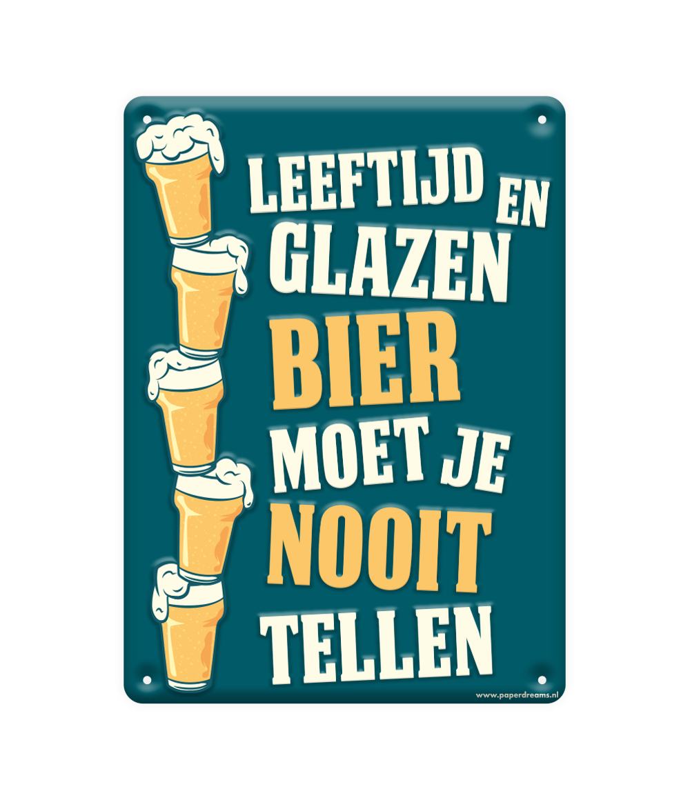 Metalen Bord Leeftjd En Glazen Bier