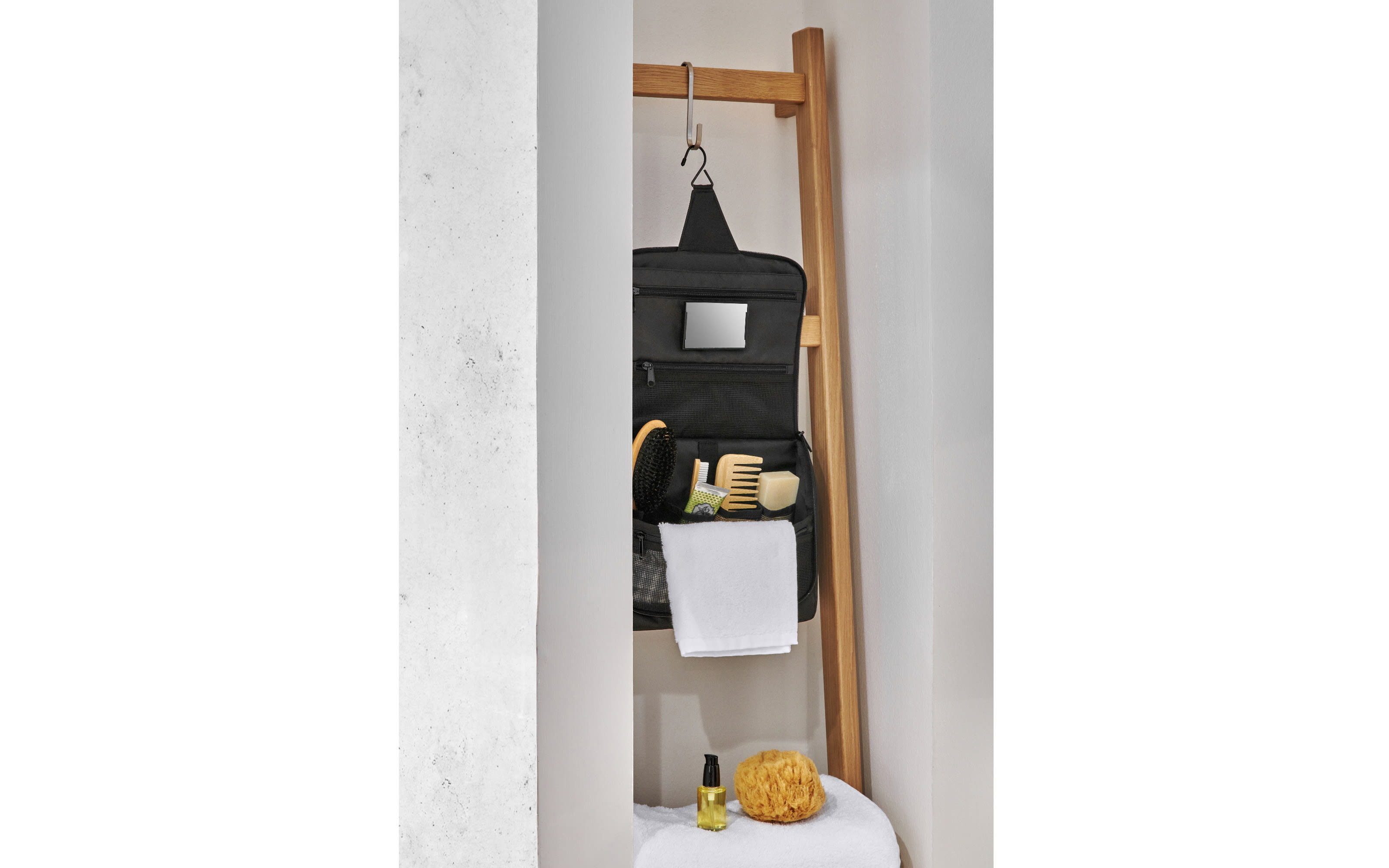 Toiletbag XL, black, 4l