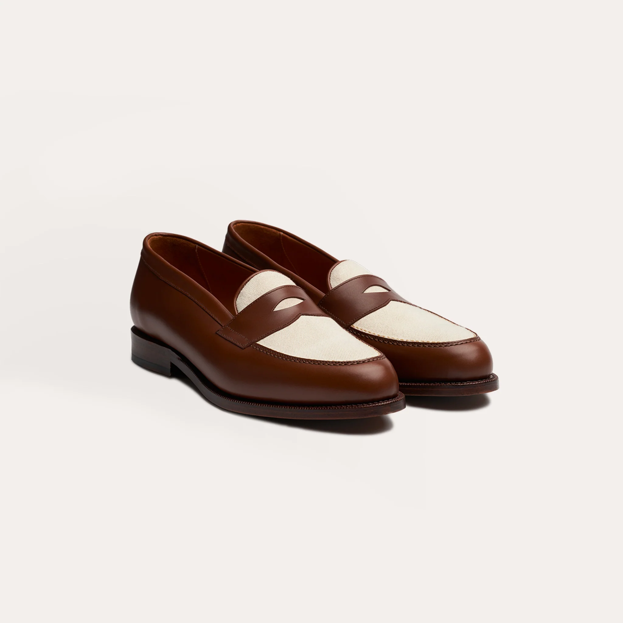 Two-tone wagtail moccasin