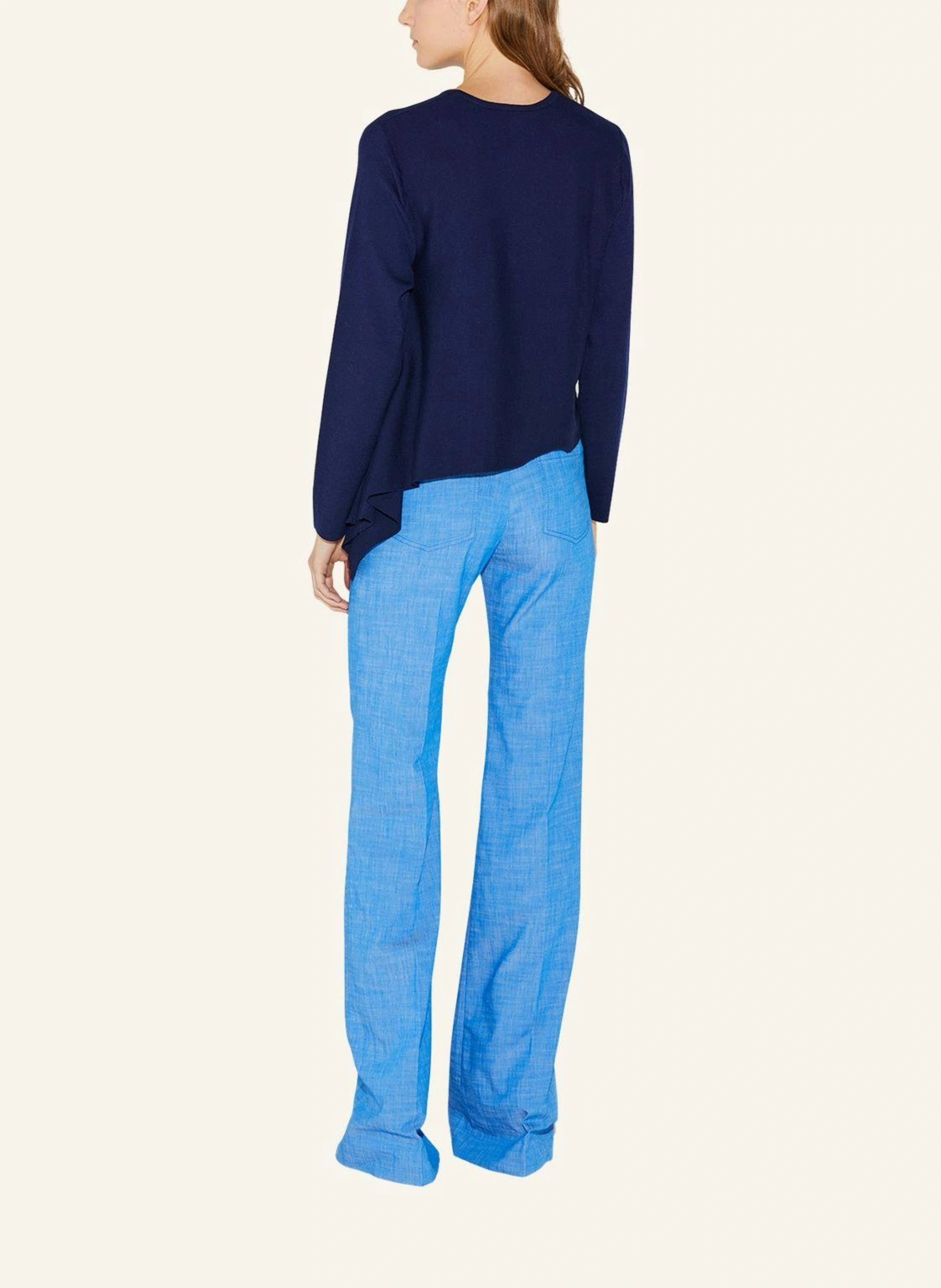 CÂLLAS MILANO HELOISE Asymmetrischer Pullover aus Merinowolle mit Rundhalsausschnitt