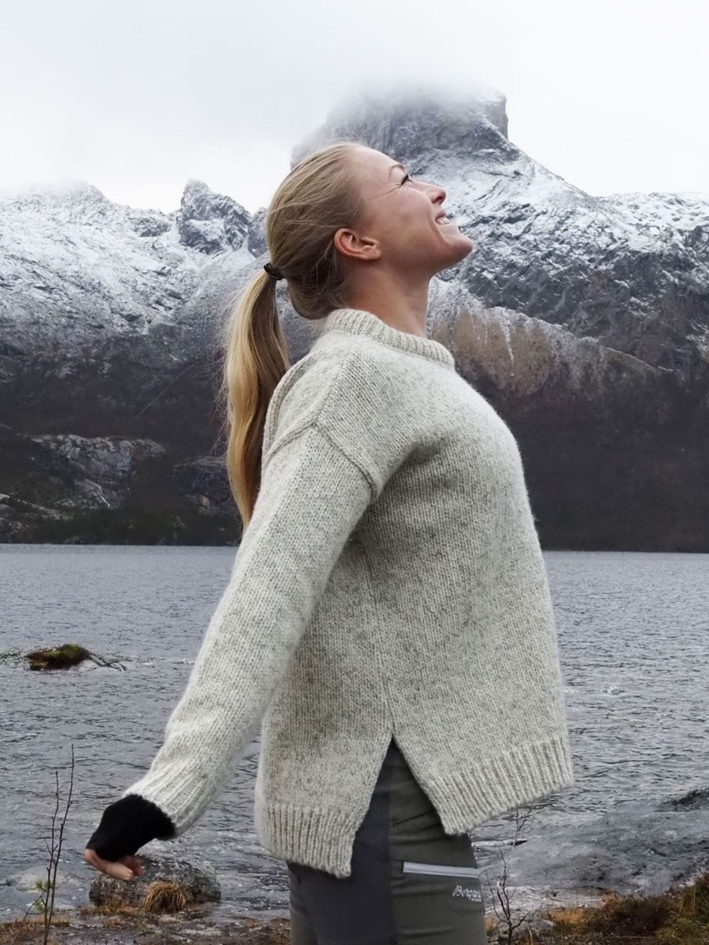 Nansen Womans Sweater Split Seam
