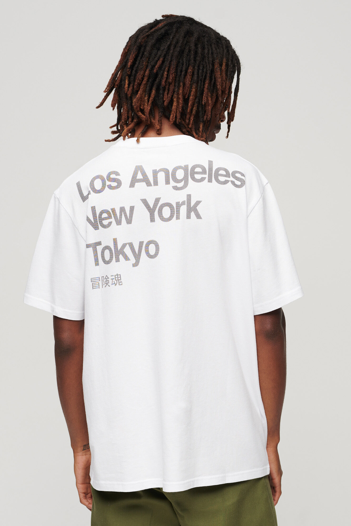 Camiseta folgada com logo da cidade