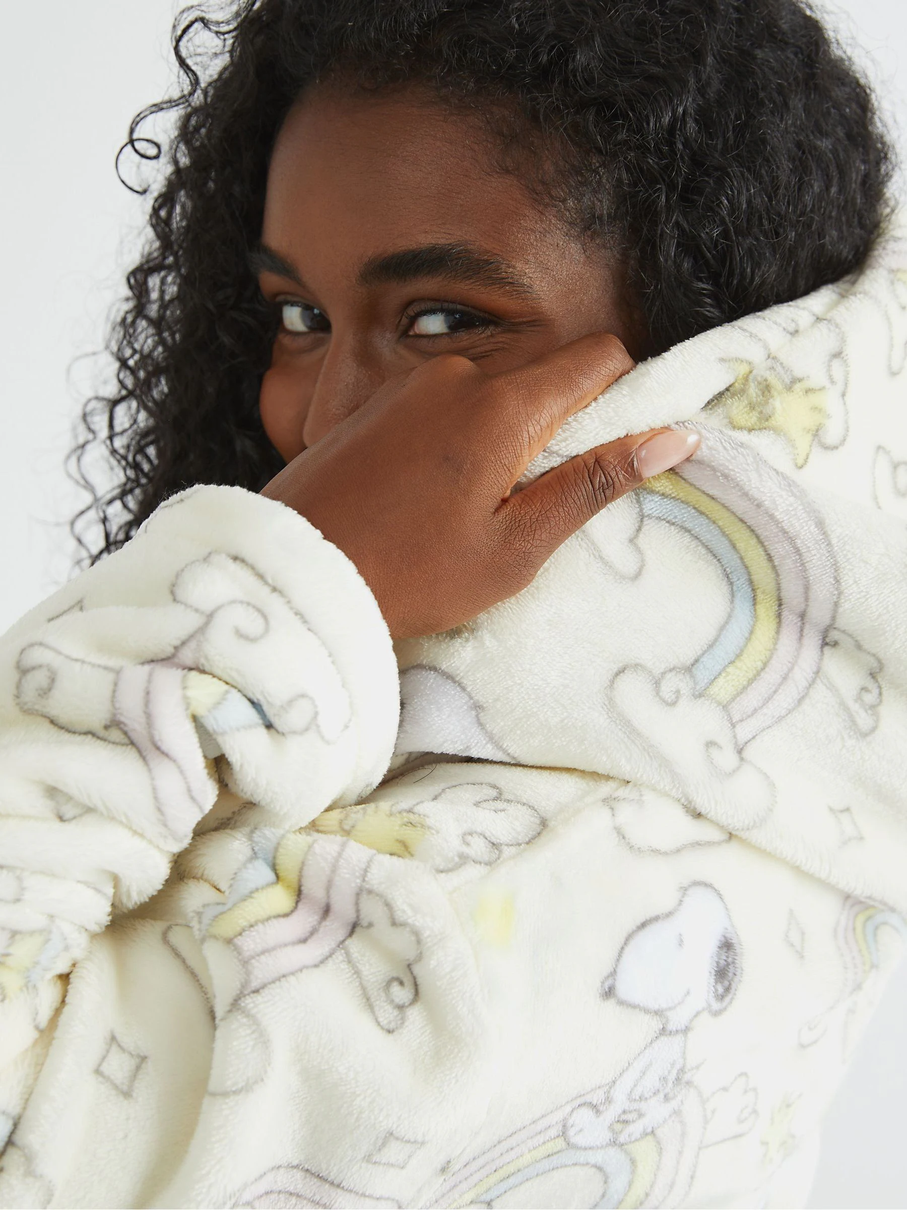 Skinnydip Peanuts x Skinnydip Snoopy Rainbow Print Dressing Robe