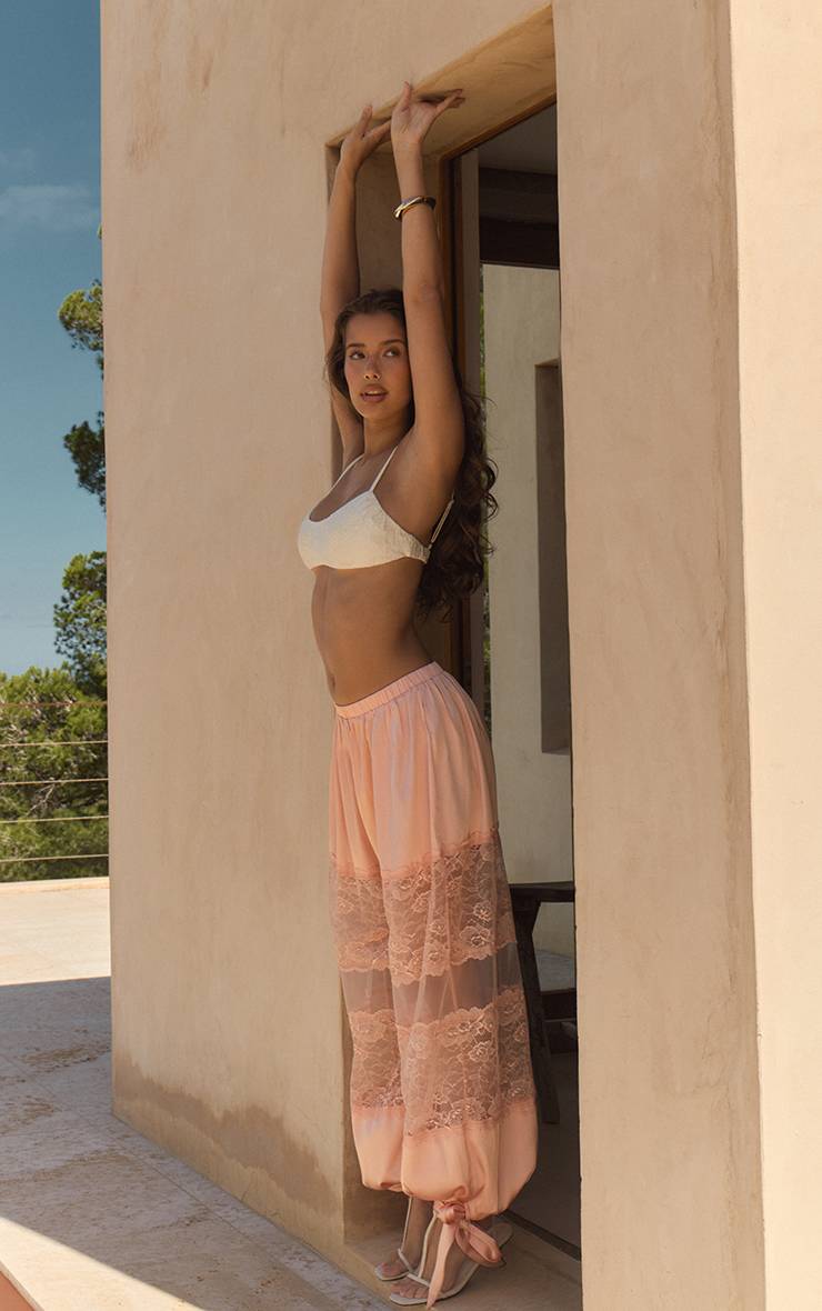 Abricot Pantalon Ballon En Satin Avec Empiècements En Dentelle Et Détails De Liens Aux Chevilles