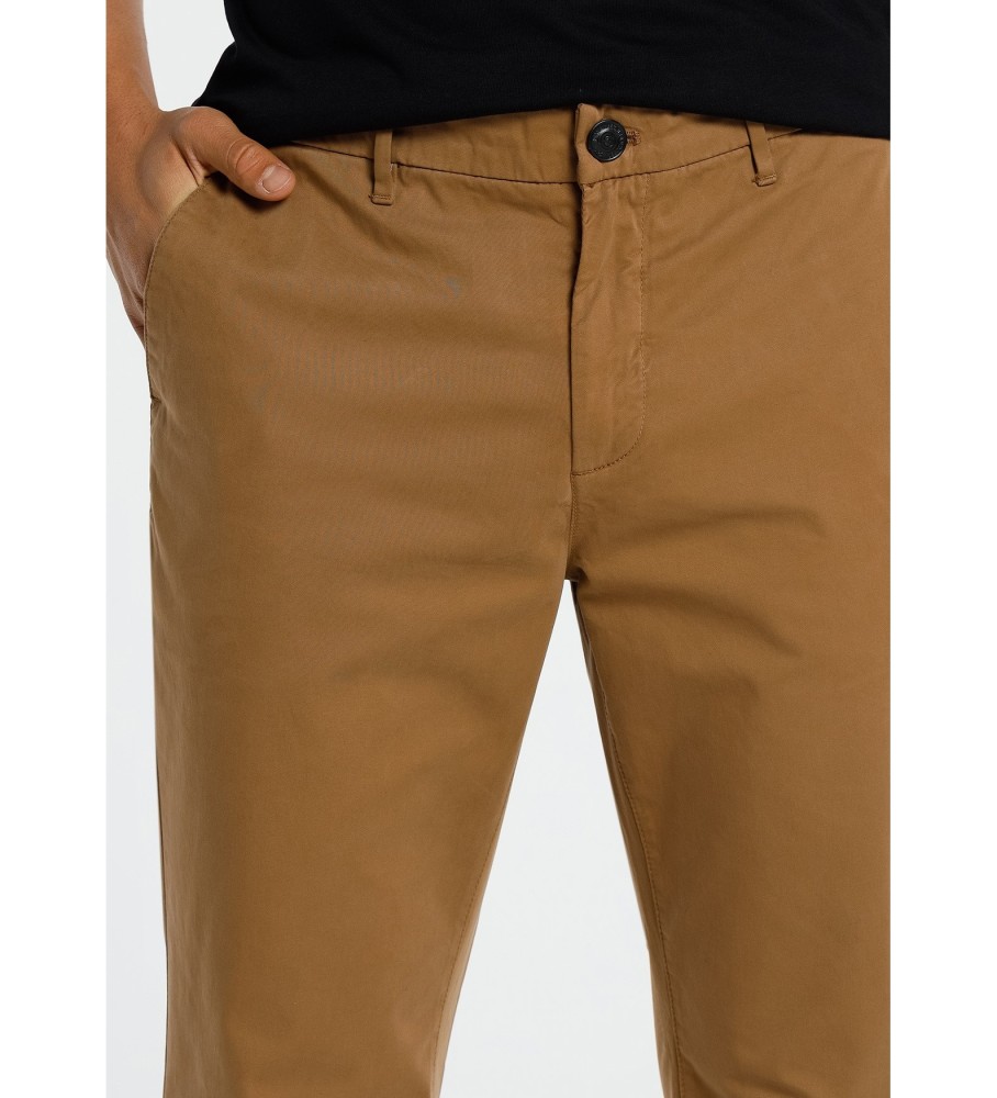 Calça chino de cetim Six Valves Slim Fit marrom