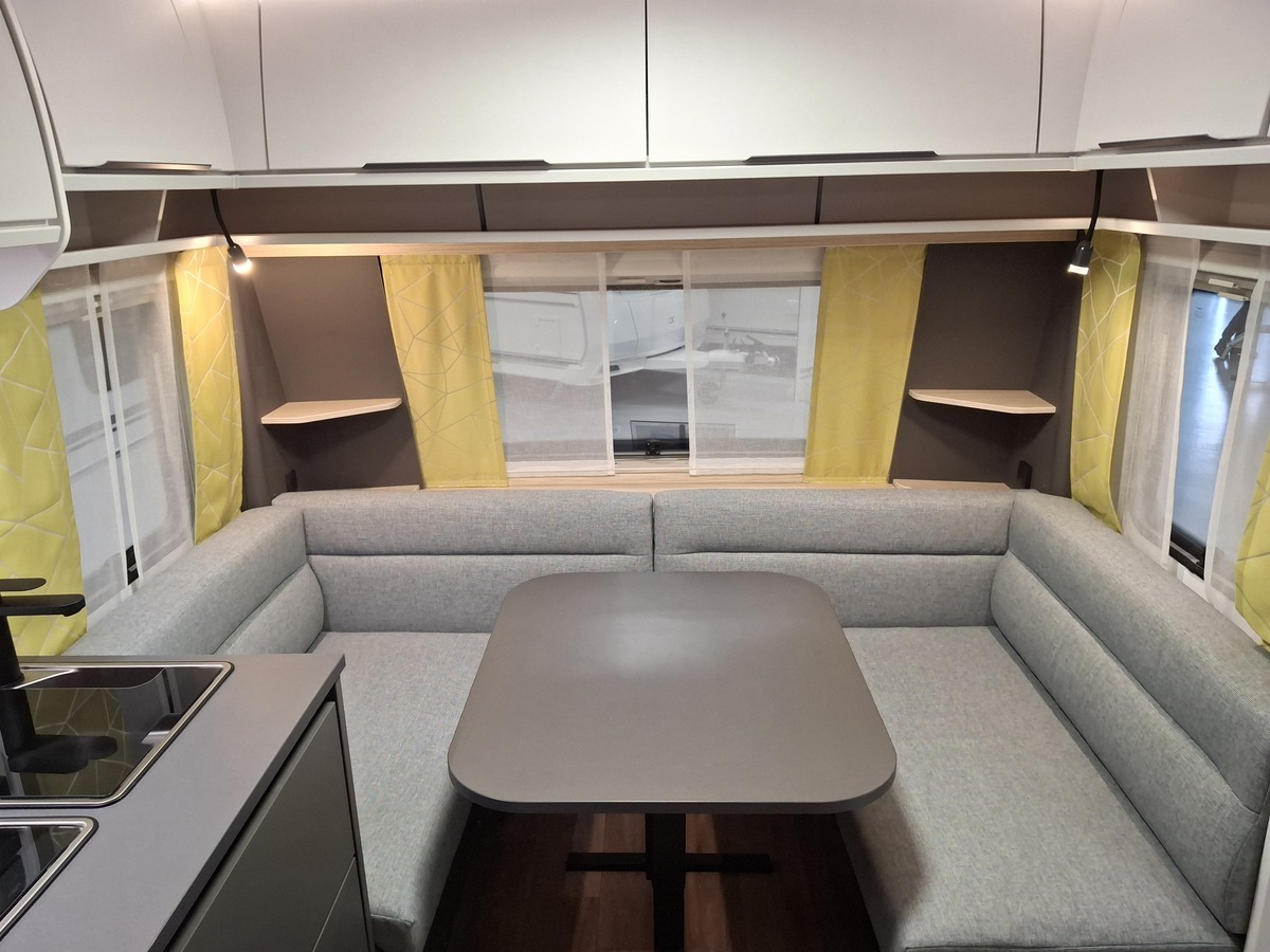 Fendt Apero 495 SG 2024 caravan