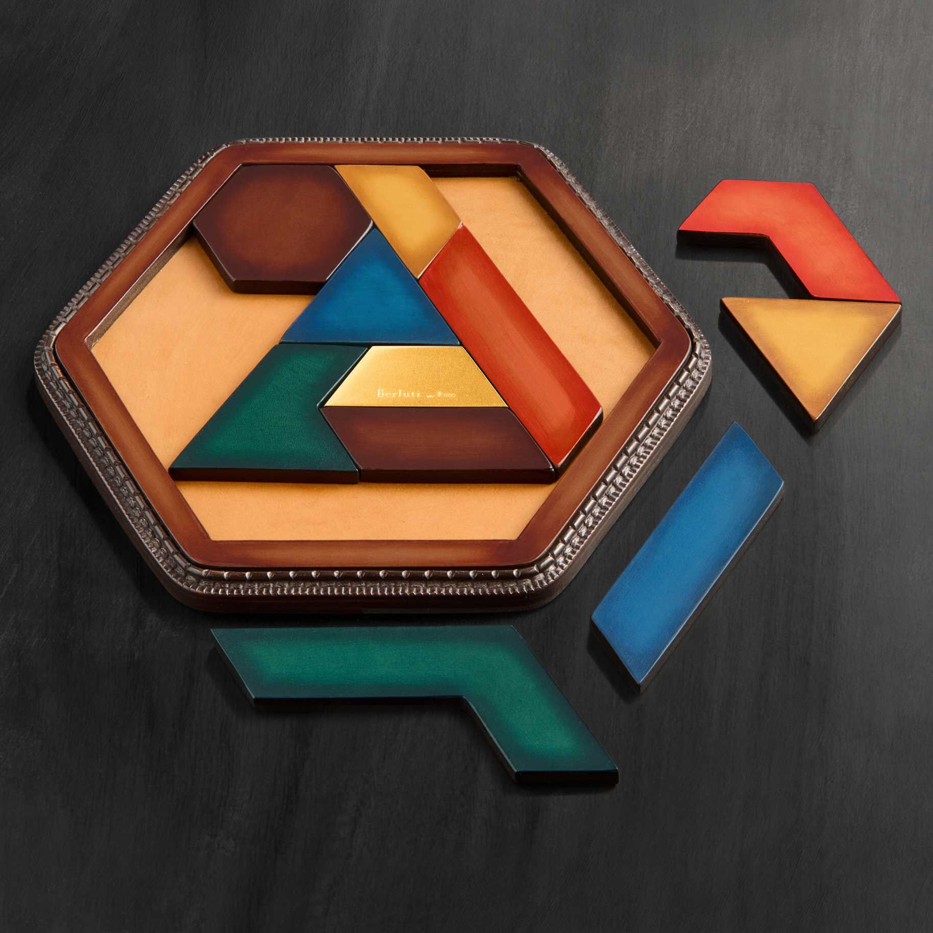 Puzzle En Cuir