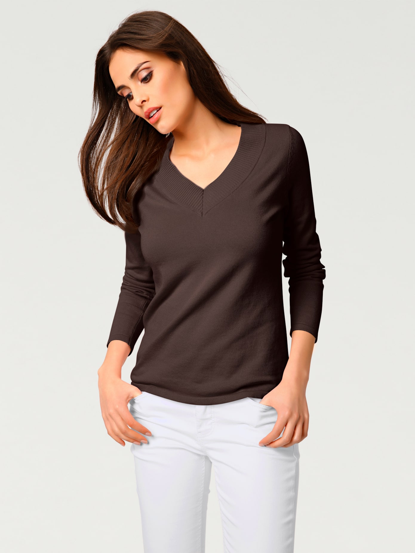 Joli pull basique à encolure en v
