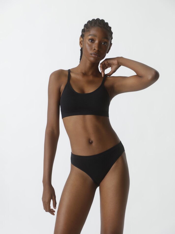 Conjunto com 2 Sutiãs Canelados Sem Costura - Preto