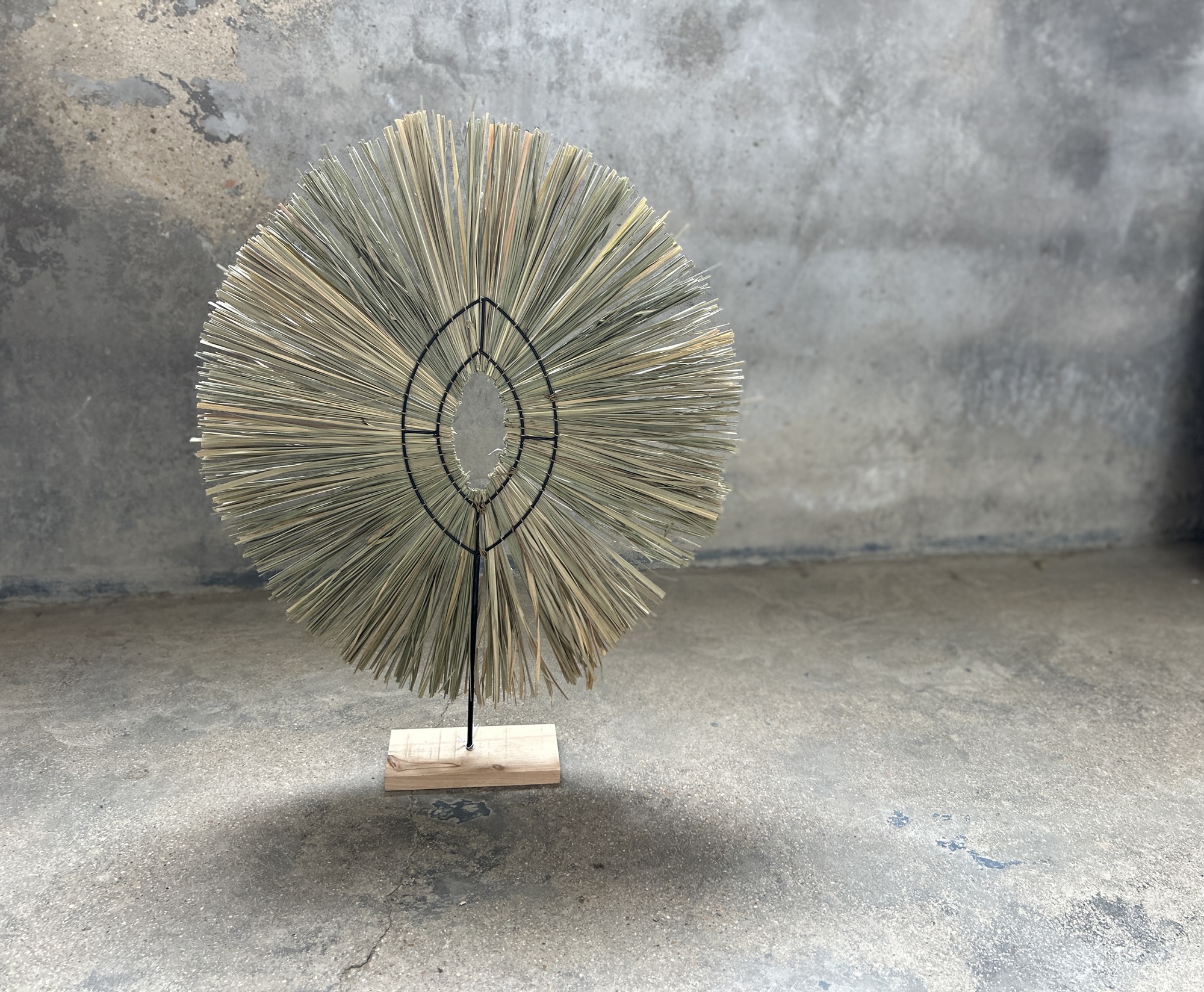 Strohskulptur auf Sockel, natur, H 70 cm, B 55 cm, L 7 cm von fischer's lagerhaus