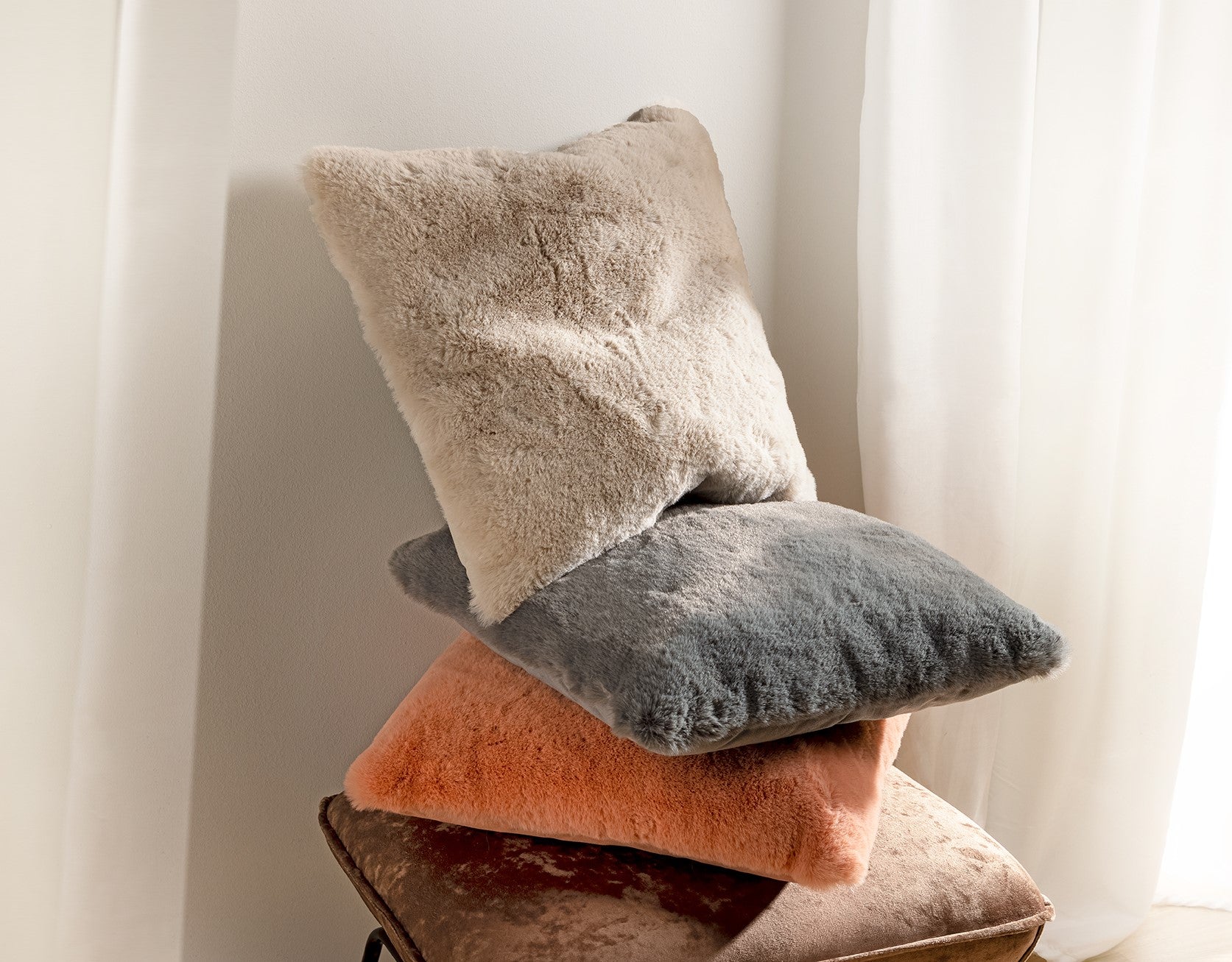 Dutch Decor sierkussen Zaya - 45x45 cm Pumice Stone