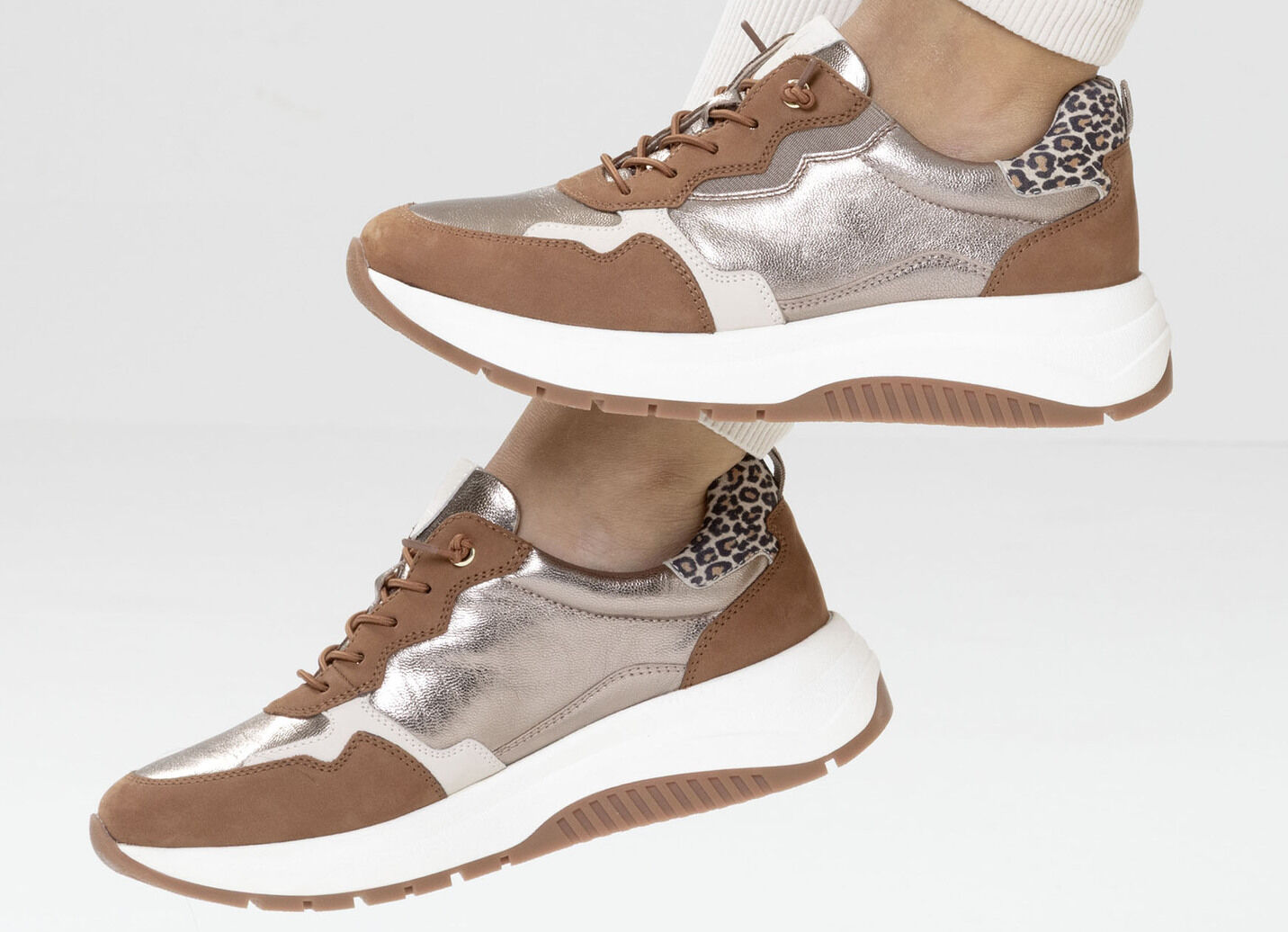 Caprice, trendige Damen-Sneaker, Weite G, mit herausnehmbarem Fussbett