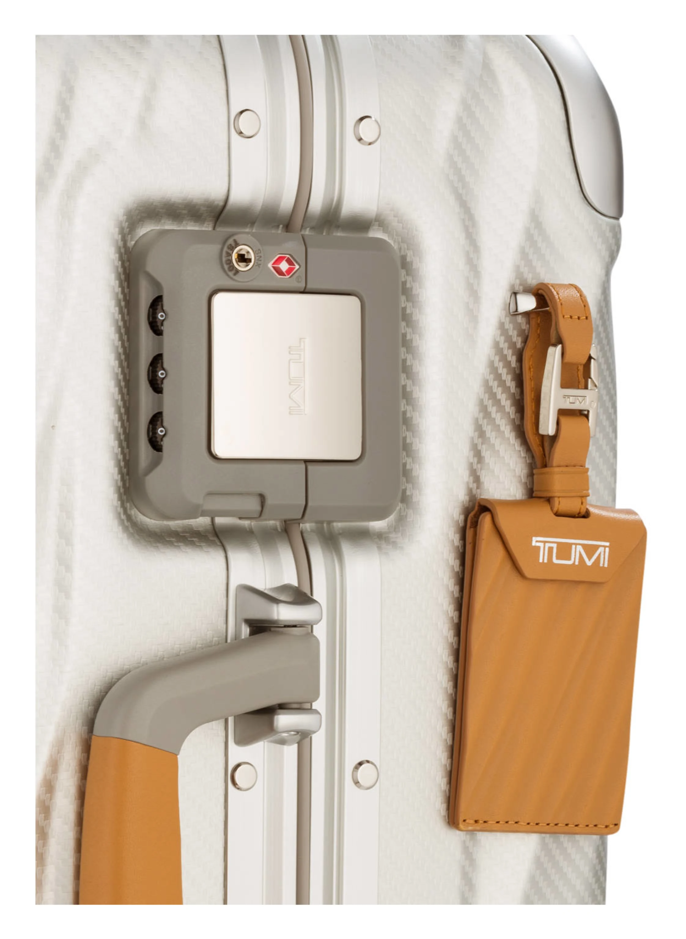 TUMI 19 DEGREE ALUMINIUM Trolley INTERNATIONAL CARRY-ON