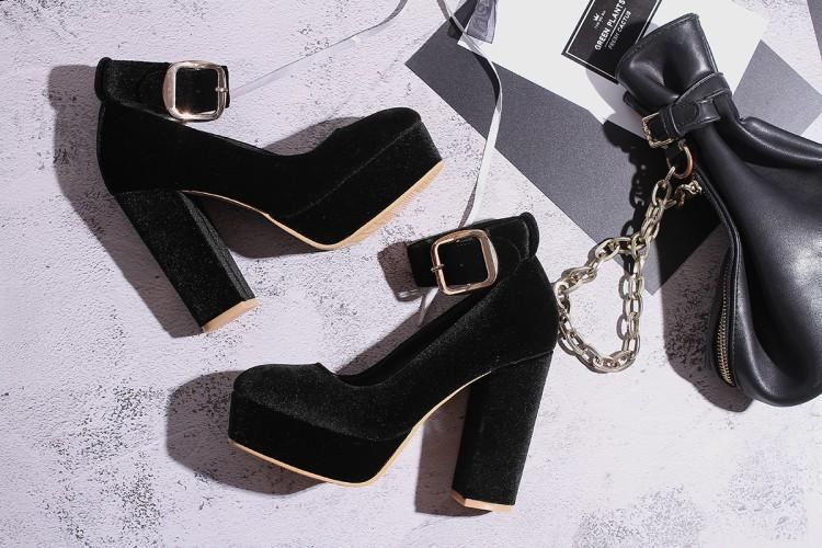 Freesia - Pumps met gesp en hoge hak