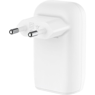 Chargeur et câble d'alimentation PC Belkin secteur 3 ports USB-C 67W, avec câble d'un mètre USB-C vers USB-C inclus, blanc.