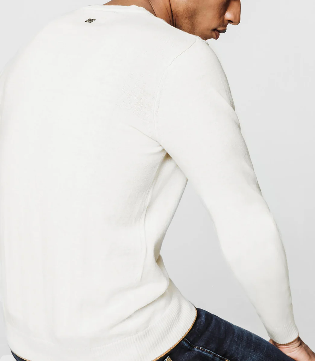 Pull col V écru
