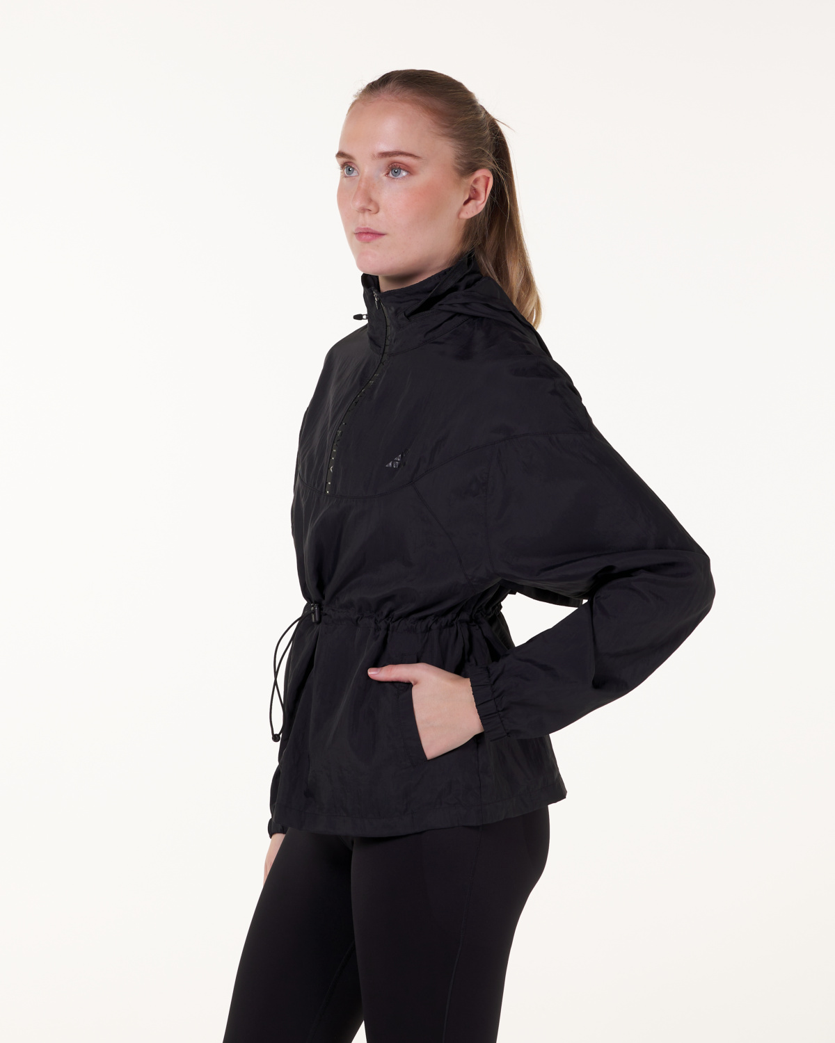 LEVITY Contour Jacket Black