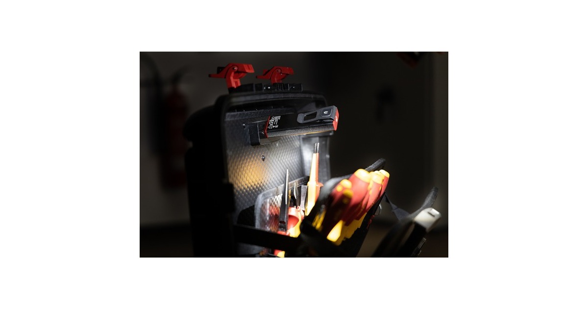 WihaHandlamp 1.200 lm zaklamp  (Zwart/rood, 80-1200lm)