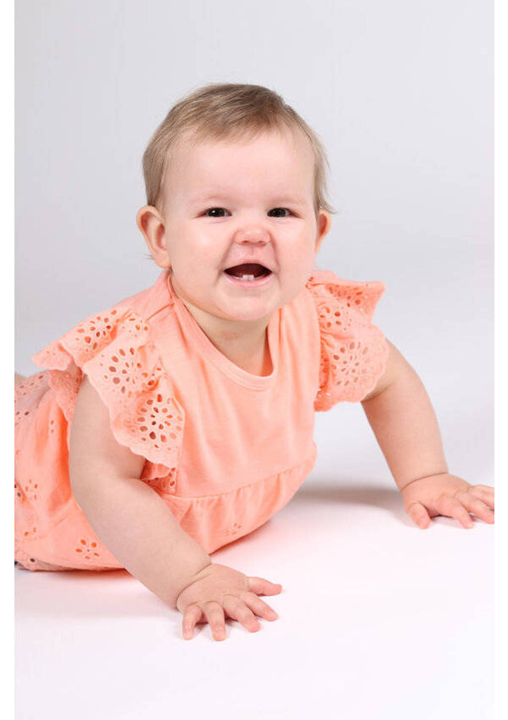 BESS baby T-shirt met ruches met broderie zalm