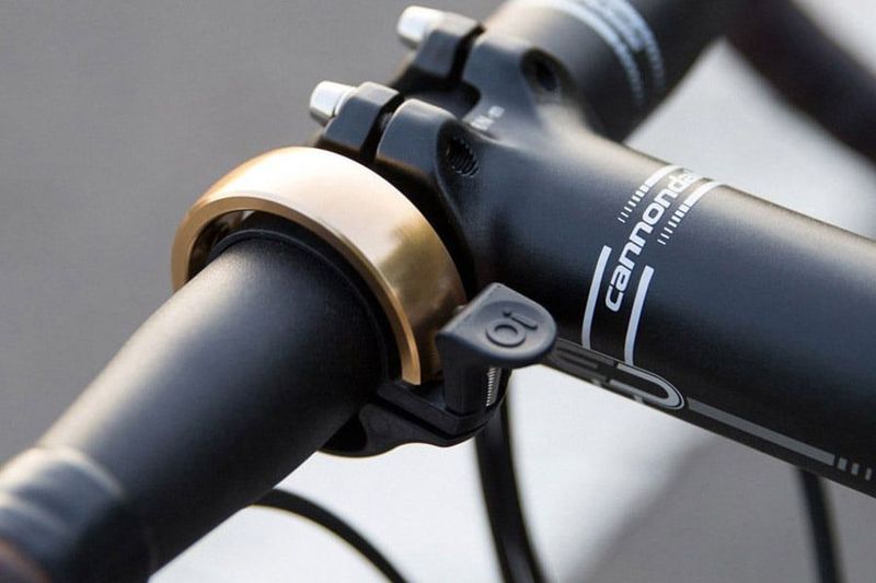 Knog Oi Classic Large fietsbel kleur Zilver